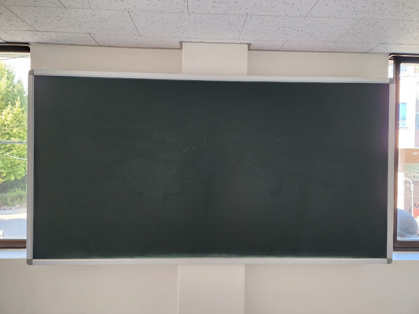 BB-4 벽면보강후 칠판 설치